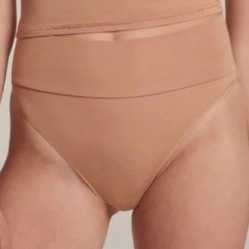 SKIMS SLEEP BRIEF in Sienna